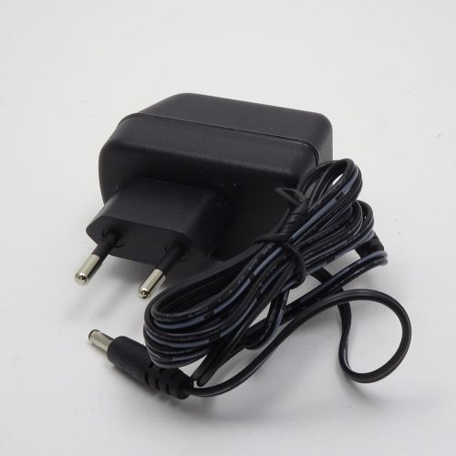 Блок питания трансформаторный, 9-10V, 0.12A, 1W, штекер: 3,5 х 1,4мм, вх: AC 220-250V, Встроенный сетевой шнур