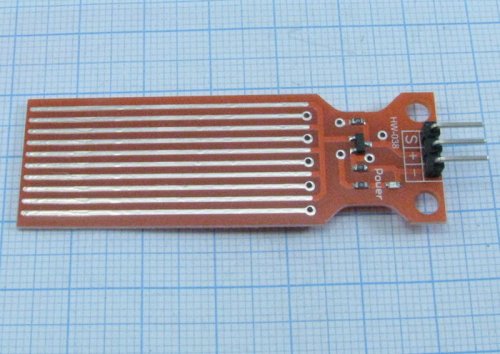 Датчик уровня воды для ARDUINO (B51) Для определения уровня воды в различных емкостях, где недоступен визуальн.контроль. U пит=3,3-5V; ток потр=20mA; 