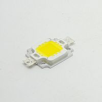 МАТРИЦА СВ/ДИОДНАЯ КВАДРАТНАЯ 10W 9-12VDC БЕЛЫЙ (3300K) 900Lm I=700-900mA; Угол свечения: 120°; экран: 12х12мм; на радиаторе (квадрат) (площадка) 
