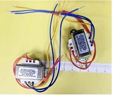 Трансформатор 220V 3V x 2 / 2 x 200mA (0.2A) (EI28*12) 1.2W (29х25х27) китай (крепление 40мм) 5pin , Красн-220V , Син.Желт.-3V , со средней точкой.   