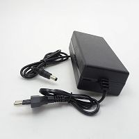 Блок питания импульсный, 18V, 5.0A, 90W, штекер: универсальный, 5,5мм х 2,1мм/2,5мм, вх: AC 100-240V, Встроенный сетевой шнур LP-57